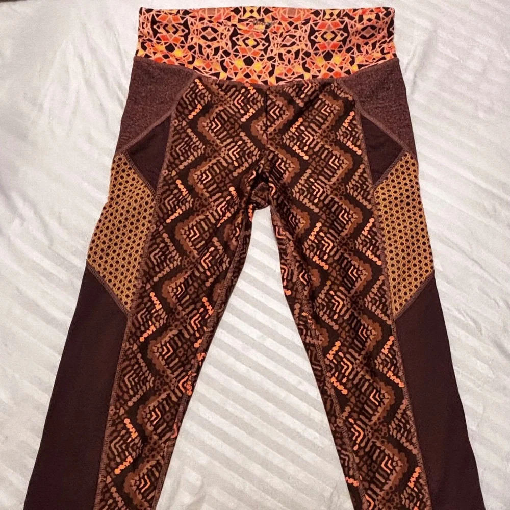 Maaji Leggings Brown/Orange Cropped Size Medium Preowned - Picture 1 of 8